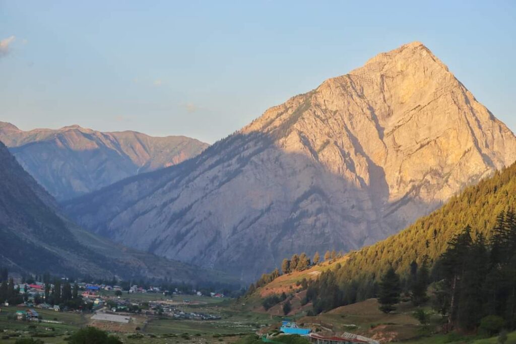 haba khatoon peak